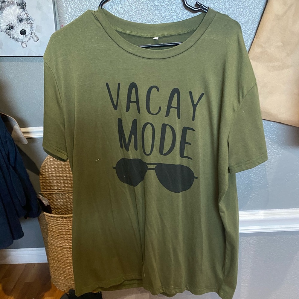 Vacay mode tee